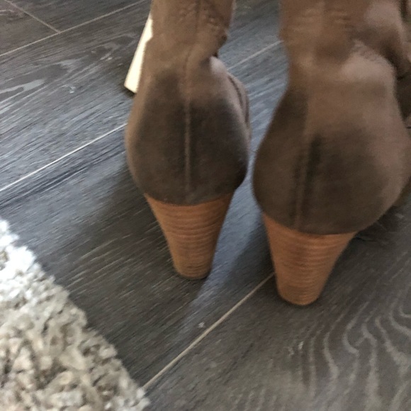 Perfect fall bootie - Picture 3 of 3